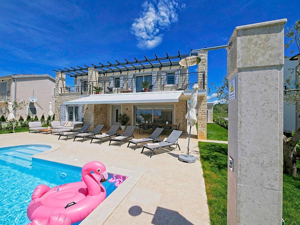 Villa Flamingo Kaštelir Buitenkant foto
