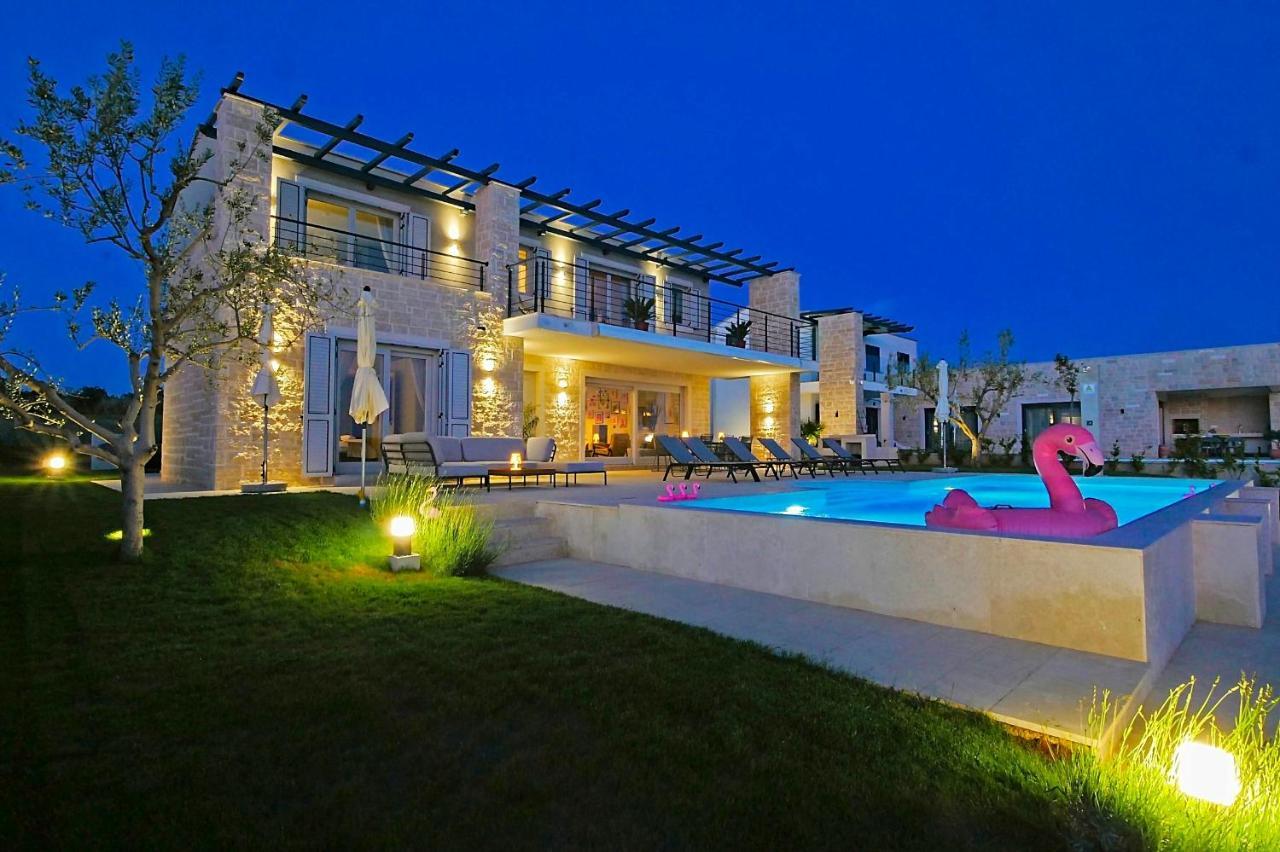 Villa Flamingo Kaštelir Buitenkant foto
