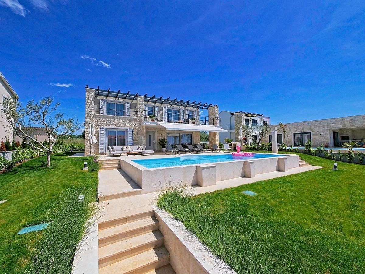 Villa Flamingo Kaštelir Buitenkant foto